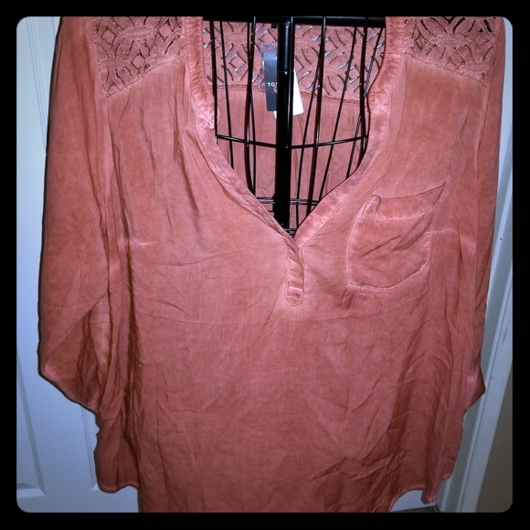 🦋TORRID PULL ON TOP WITH LATTICE DETAIL ON SHOULD - Picture 2 of 5